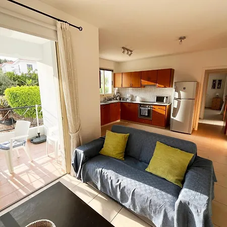 H&o Spacious 2-bedroom Near Paphos Centre Apartament Kissonerga