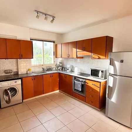 H&o Spacious 2-bedroom Near Paphos Centre Apartament *