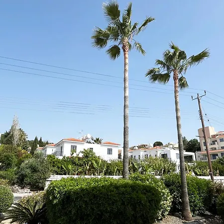 H&o Spacious 2-bedroom Near Paphos Centre *